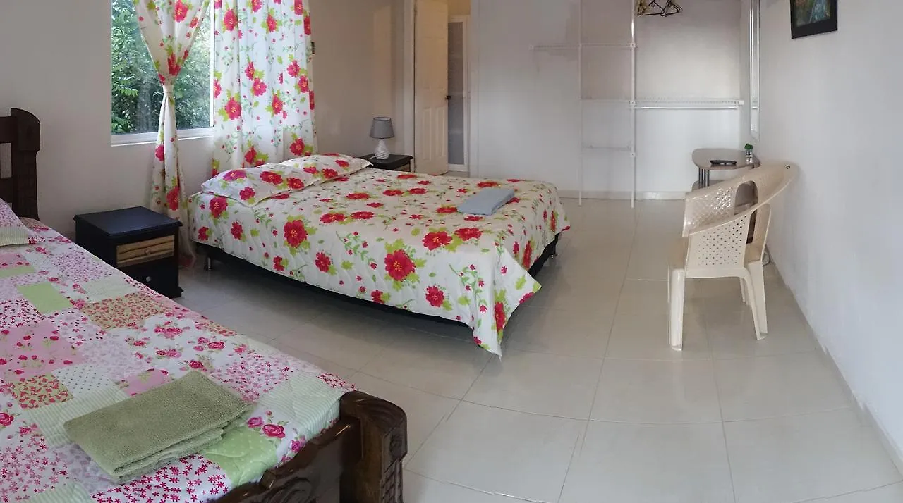 Posada Miss Portia Bahia Suroeste Inn